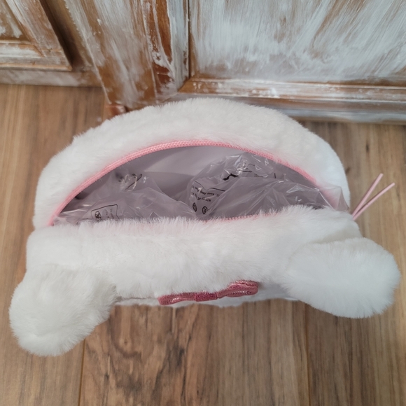 NWT Disney's Aristocat Marie Toiletry Bag - Picture 7 of 8